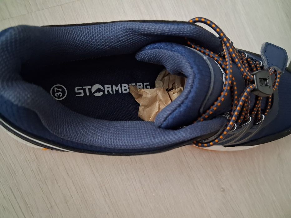 Vand Adidași Traking Stormberg Noi cu etichetă  Unisex Marime 37