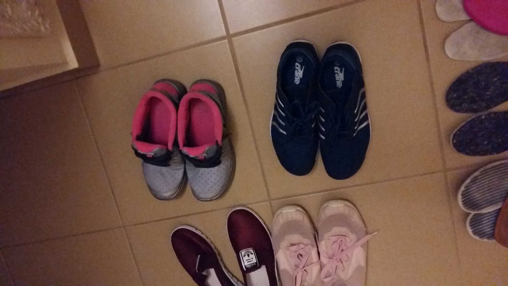 4 Adidasi si branturi pret redus