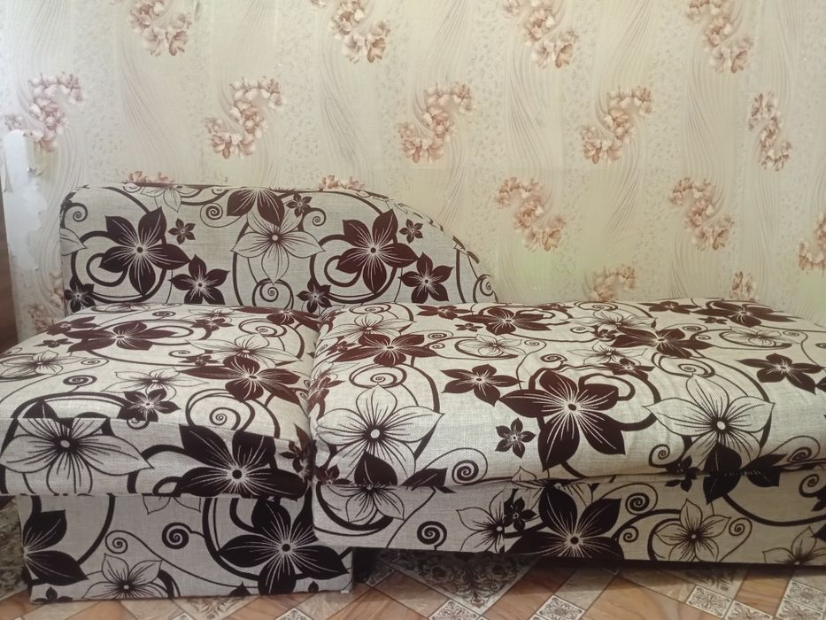 Продам диван. Срочно
