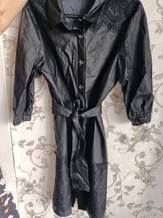 Чёрное кожаное платье