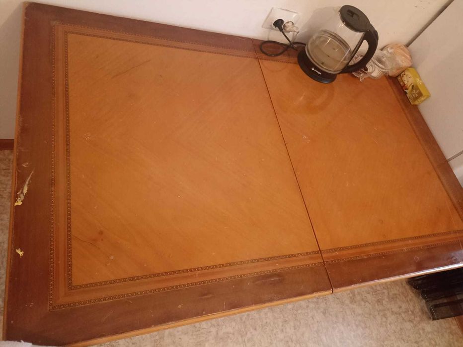 Стол деревянный кухонный