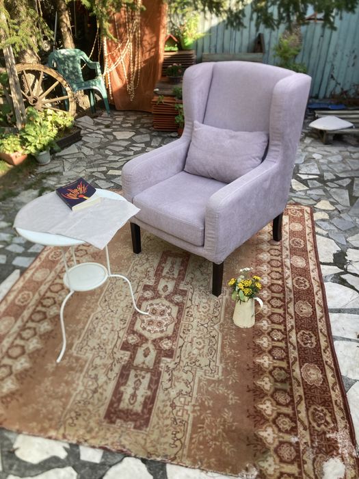 Кресло неразличимо от ново. Запазено ..! .