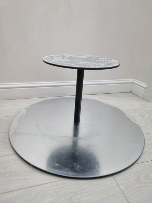 Продам 2 этажерки большие одинаковые