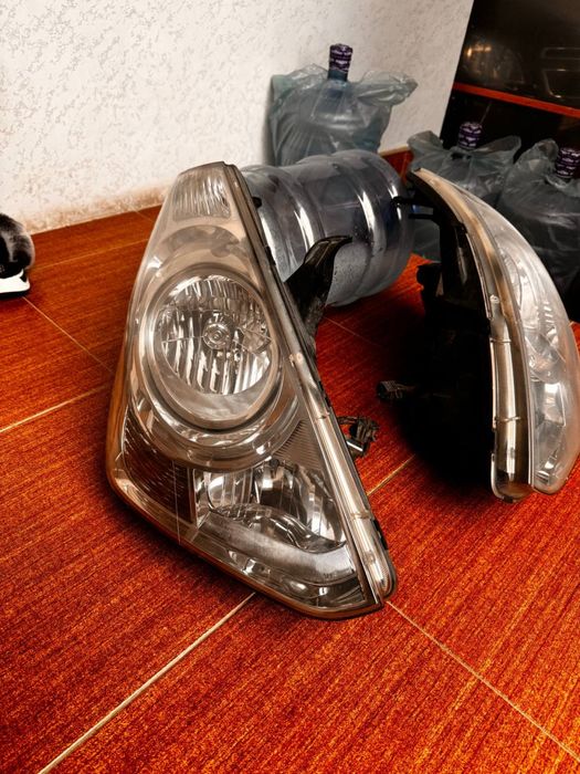 Продается Hyundai Grand Starex автофары оба стороны