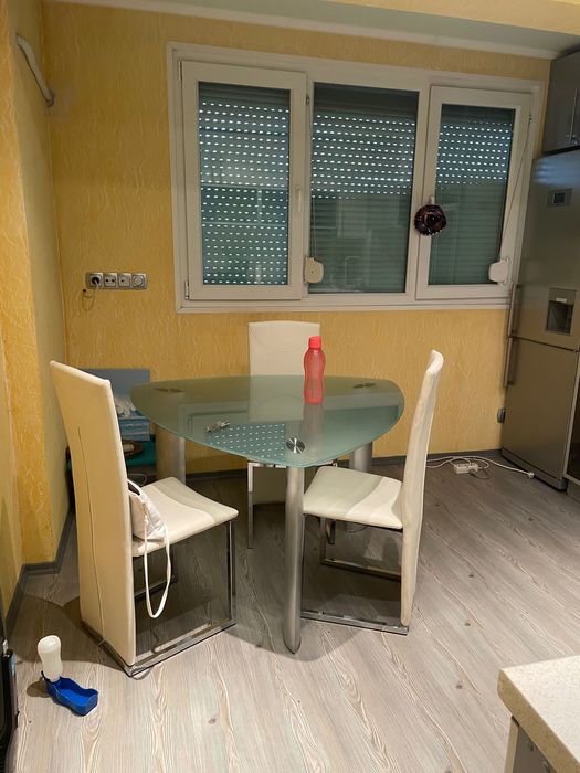 Кухненска маса с 4 стола