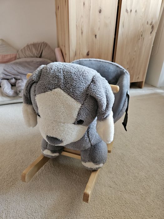 Люлееща се играчка YZS - Куче Шаро, със звуци и мелодии