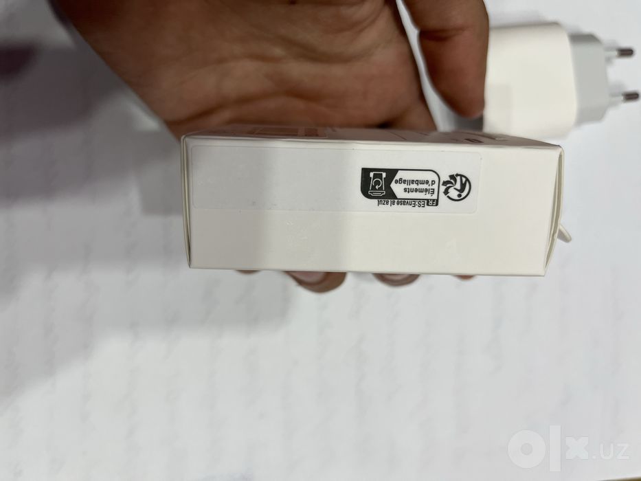 Apple 20w usb-c power adapter