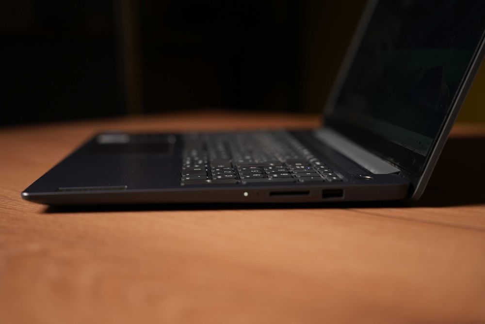 Lenovo IdeaPad Slim 3  (Intel Core i3-N305 | DDR5 8GB | SSD 256GB )