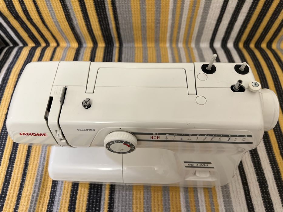 Швейная машина Janome RE 1306