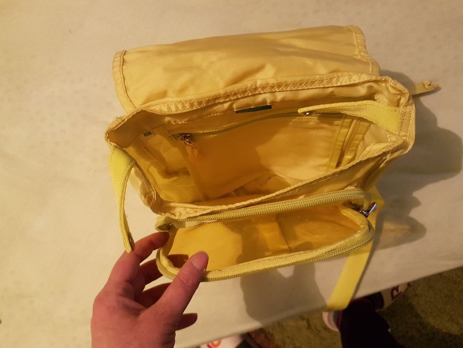 Детска раничка на Benetton