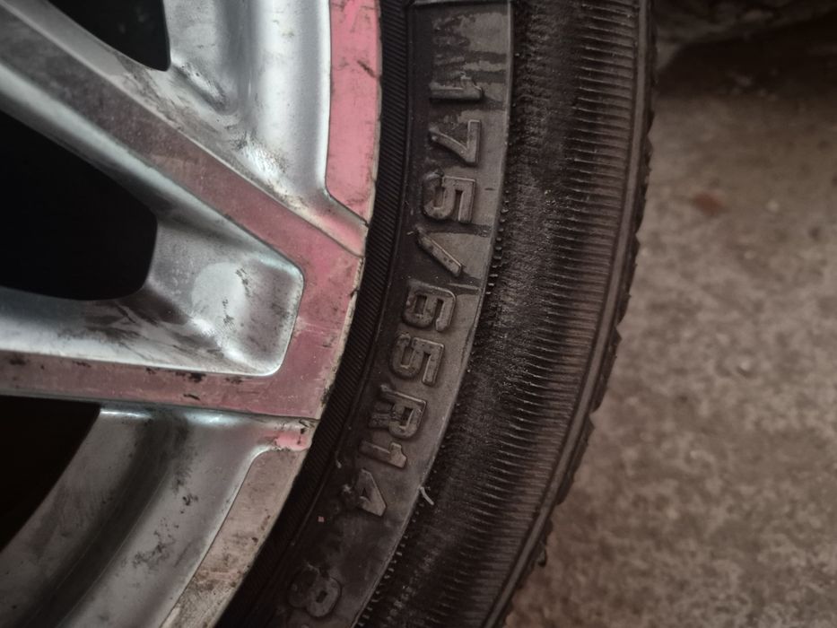 Продам диски и резину