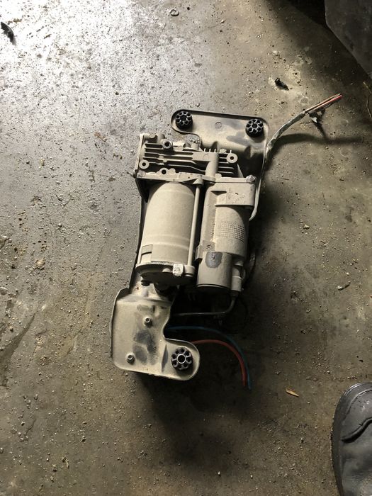 Компресор окачване бмв х5/х6 е70/71 ( kompresor okachvane bmw x5/x6 )