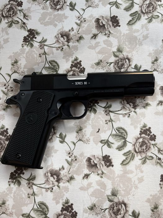 Спрингов еърсофт пистолет COLT M1911