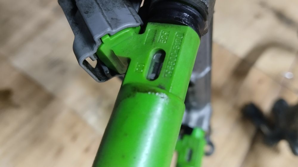 Форсунки Митсубиси 6г72 3.0 литра