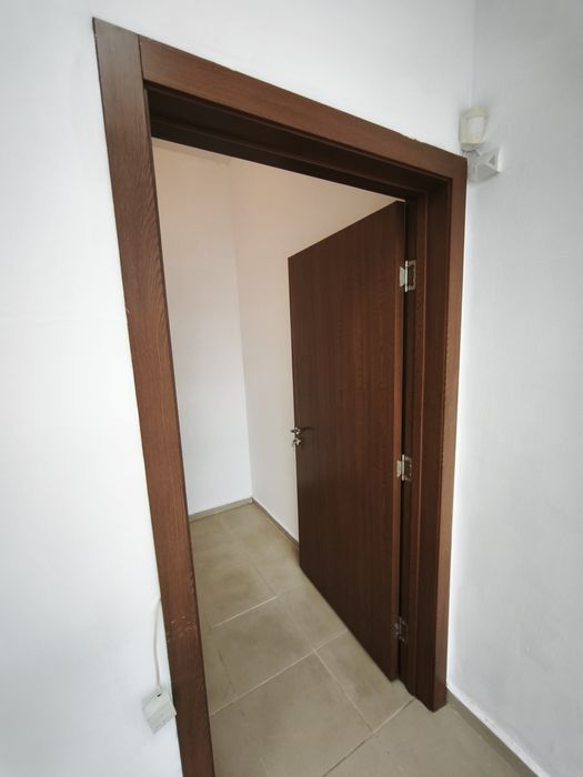 Давам под наем магазин 20квадрата със санитарен възел и склад 3кв.мен