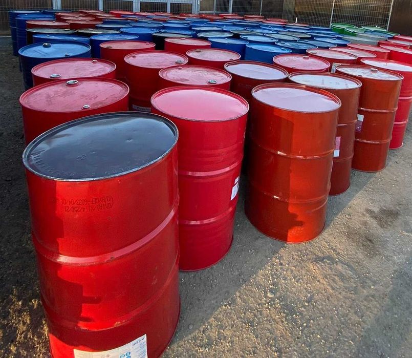 Vând Butoaie  din Tablă – Pentru , Mese la Cafenea și Baruri