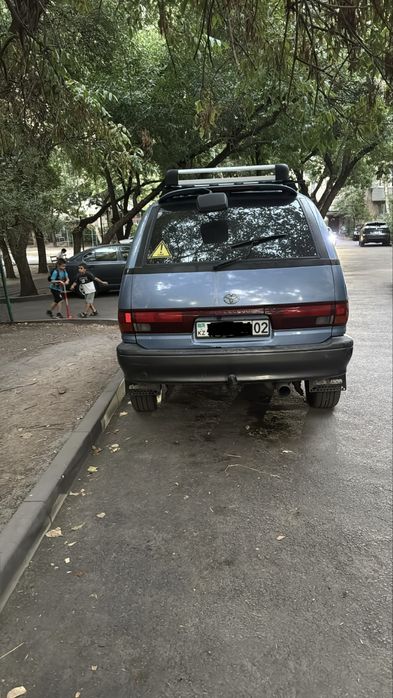 Авто в аренду  Toyota Previa