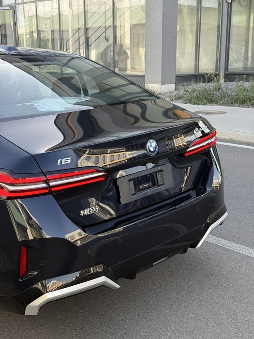 Bmw i5 40L 713km Zapas Televizor Hedup Sky lounge Harman kardon tozza