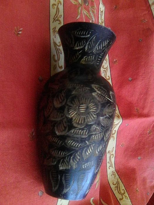 Месингова инкрустирана ваза