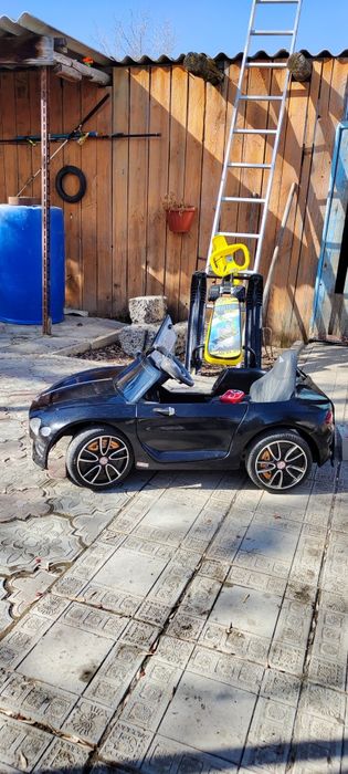 Детский электромобиль