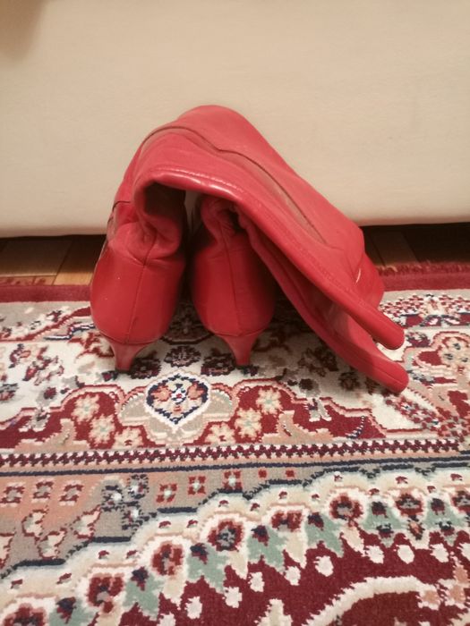 Продам обувь женскую