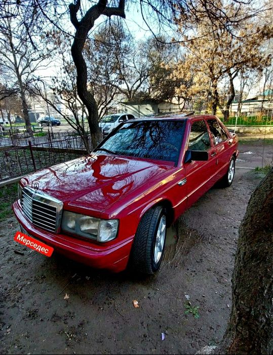 Мерседес 190 сотилади