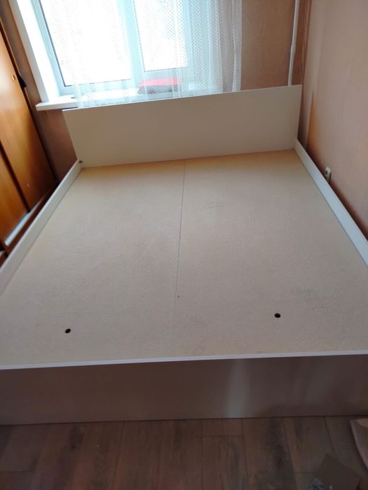 Кровать двуспальная