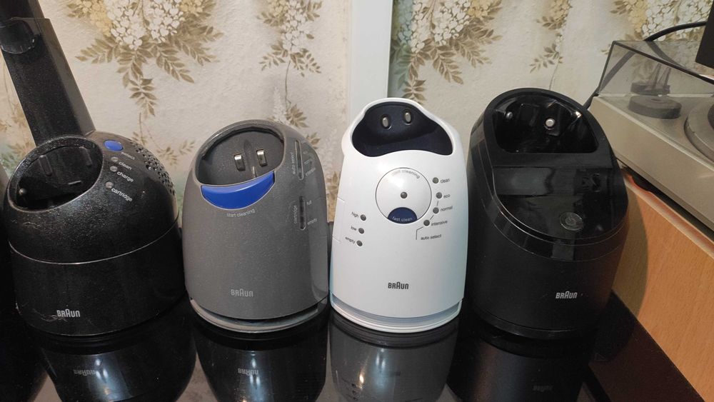 Braun "Clean & Charge" station - базы для зарядки и чистки бритв