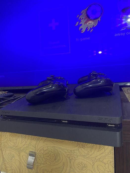 продаю пс4 слим 1тб