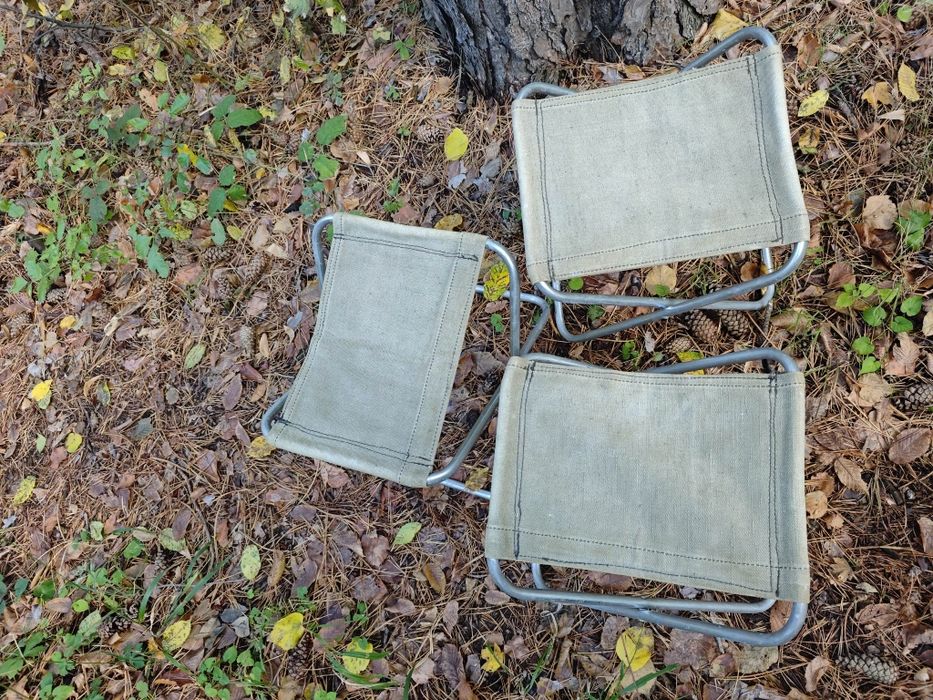 Продавам походно легло и два стола