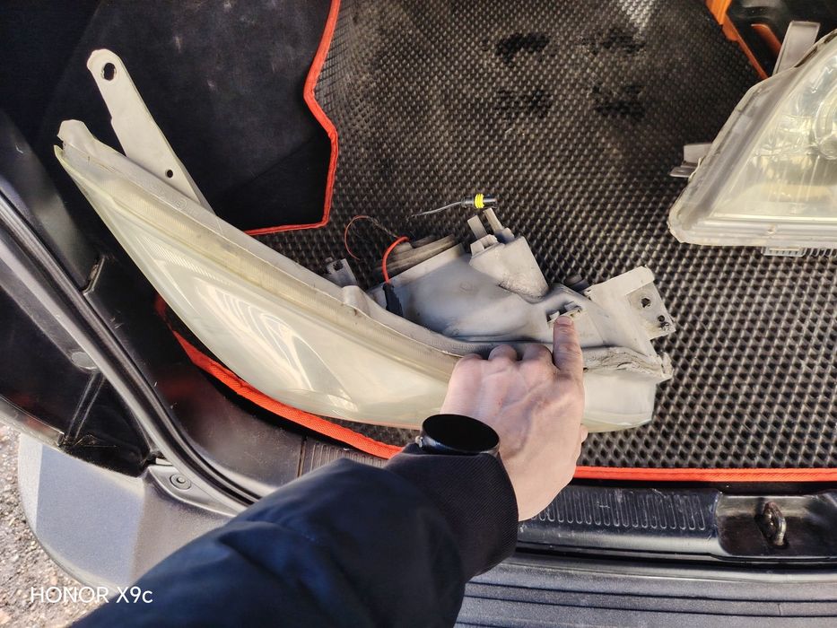 Продам фары прадо 120