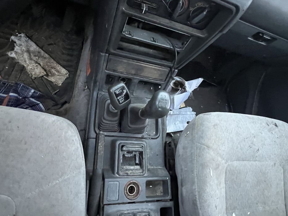 Mitsubishi Pajero 2.5 дизел на части