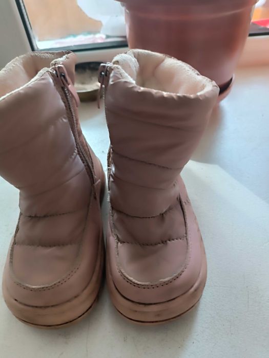 Отдам обувь на зиму 25-26р