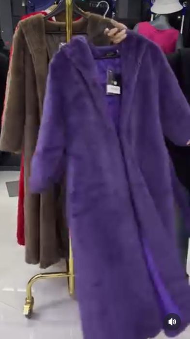 Шубы женские новые