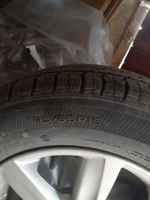 Диски с резиной на Фольксваген Поло