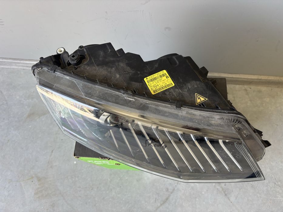 Skoda octavia 3 десен фар