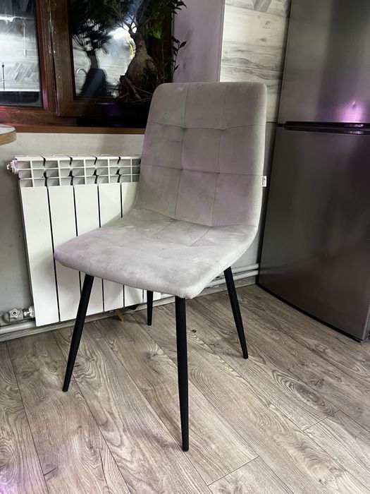 Стол и стулья 4 шт