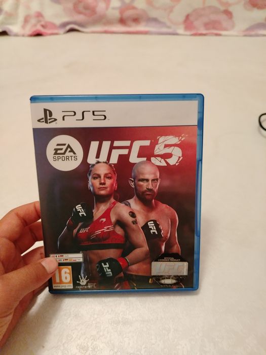 Пластеишын 5 4 игры 2 джостика