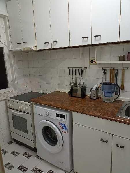 Дава се под наем тристаен апартамент в Център! 21864312