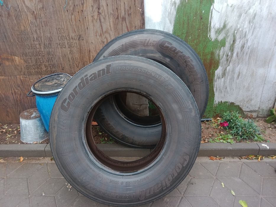 Продам шины б/у не дорого