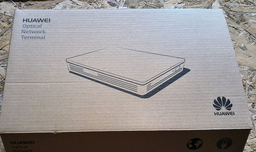 Vând router Huawei 1000 mbs HG8247H fara adaptor