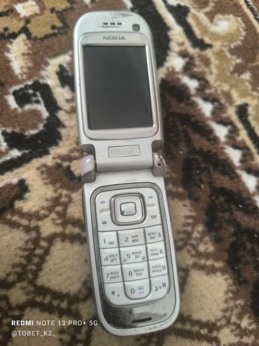 Nokia 6131, 6267