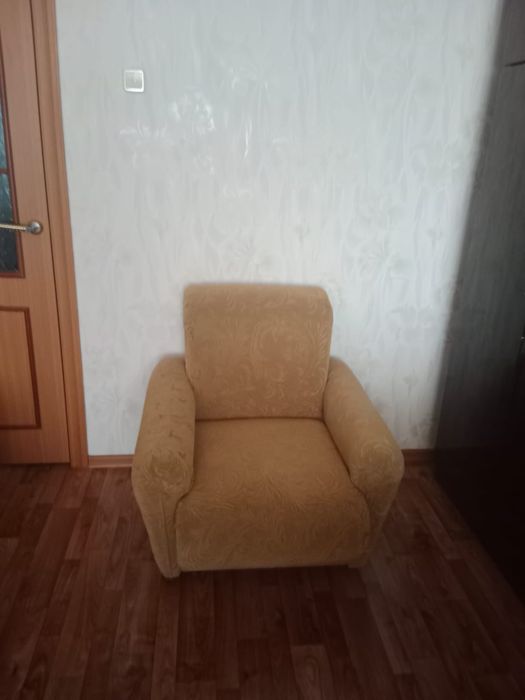 Диван и два кресла