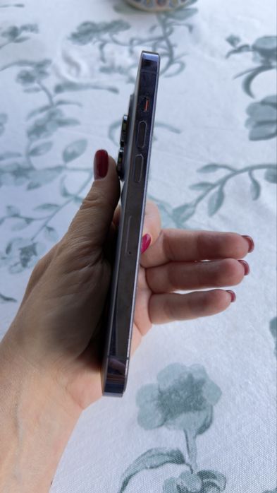 Продавам IPhone 14 Pro