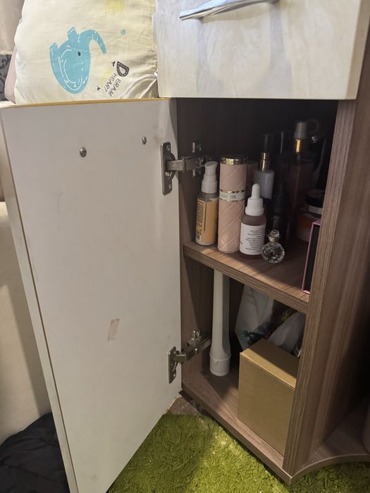 Продам туалетный столик