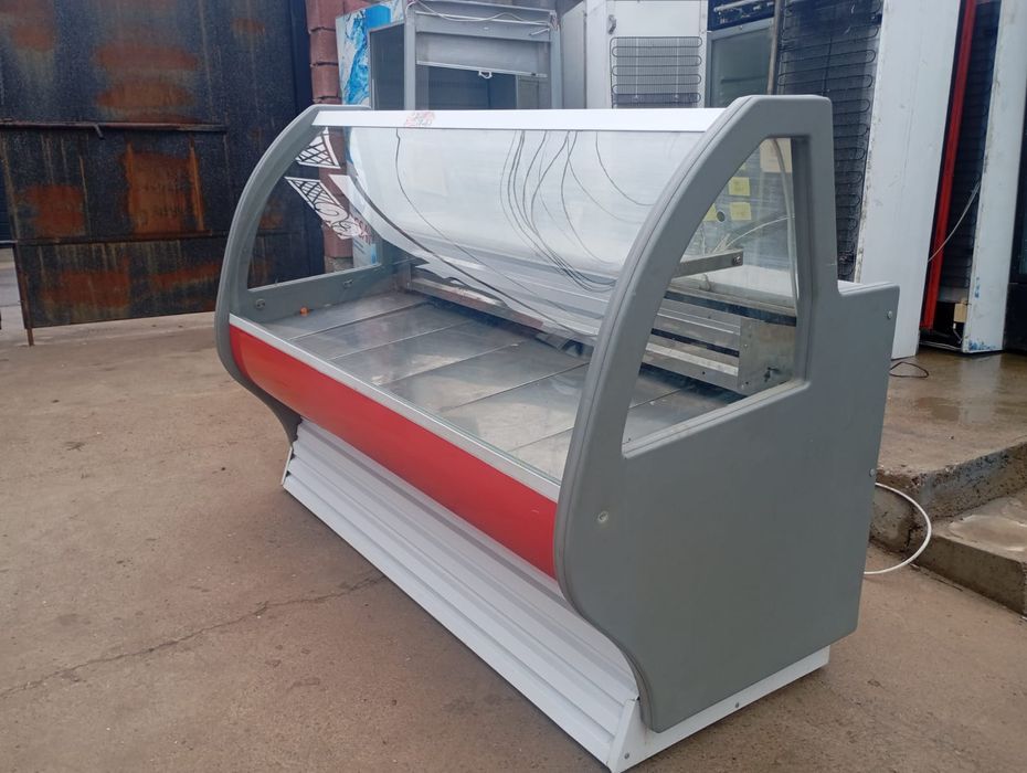 Витринные холодильник