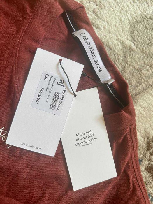 Футболка от брэнда CALVIN KLEIN (ORIGINAL 100%)