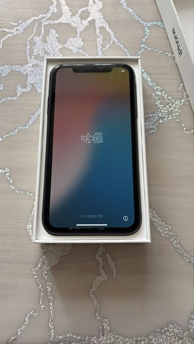 продам айфон 11.