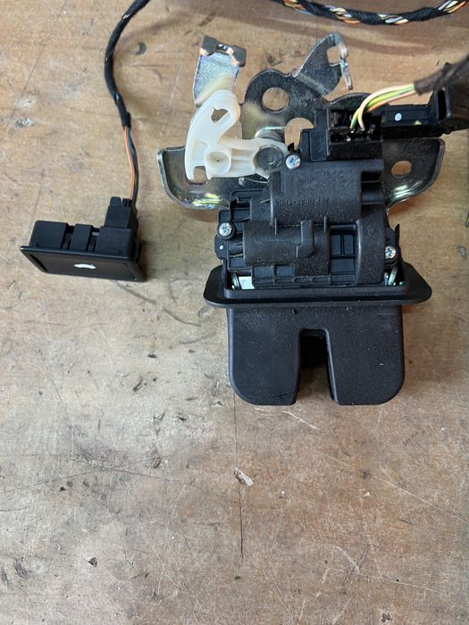 Пълен комплект за електрически багажник Audi A8 D4 4h Ауди А8