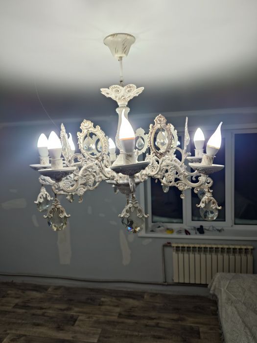 Продам люстру в хорошем состоянии